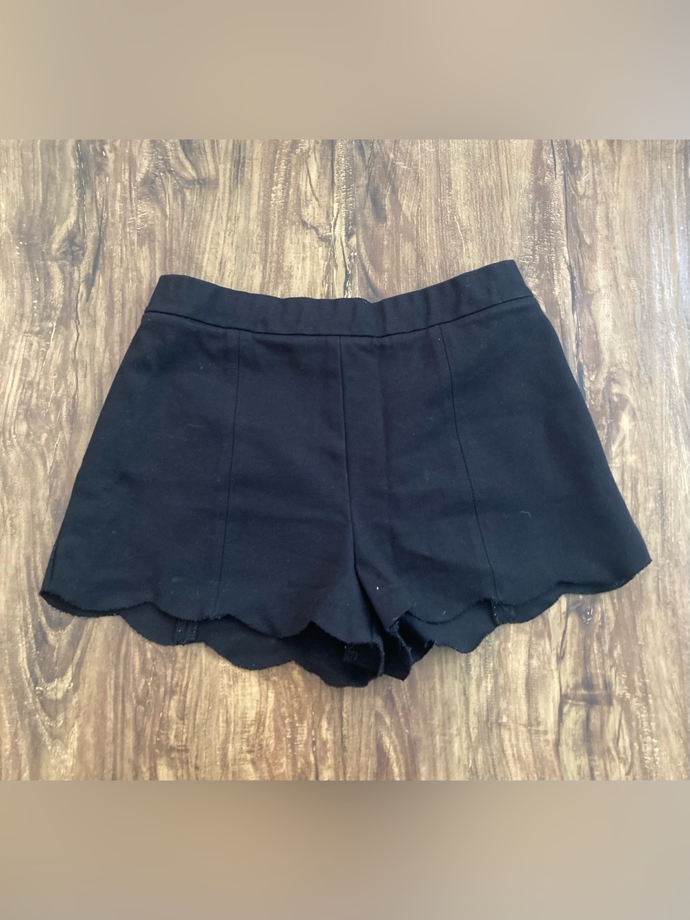 Cooperative Black High-Waist Scalloped Hem Shorts Women’s Size Small